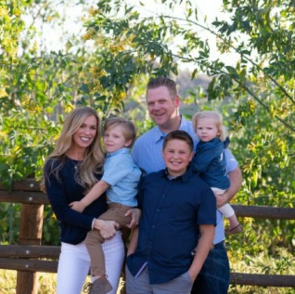 Meet your Posher, Hollee - Picture 4 of 5